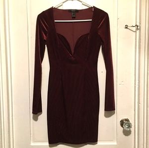 2/$20 Maroon velvet ribbed dress Size Sm